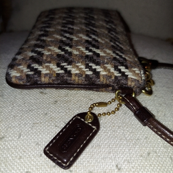 Coach Brown and Tan Wool and Leather Houndstooth Wristlet - Picture 4 of 8